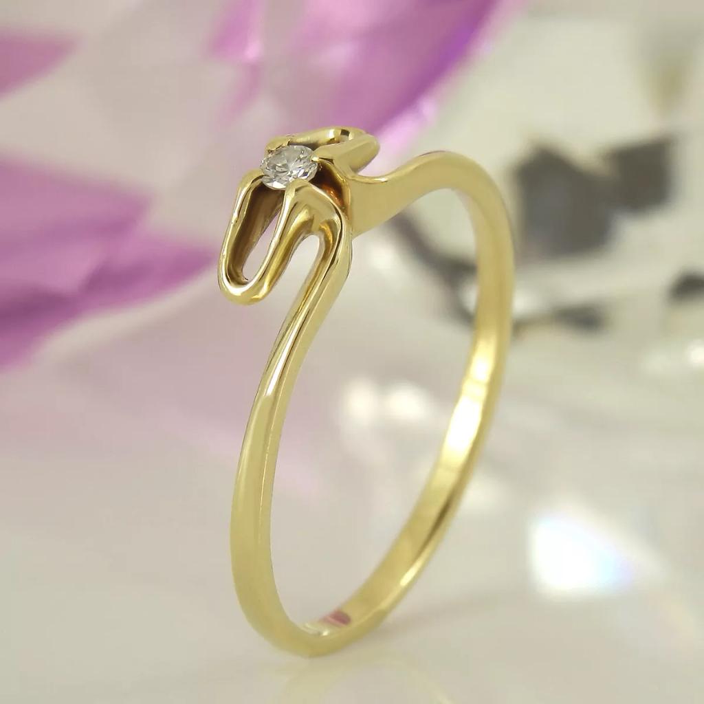 14 karaat geelgouden solitair ring met diamant, Ophalen of Verzenden, Zo goed als nieuw, 17 tot 18, Met edelsteen