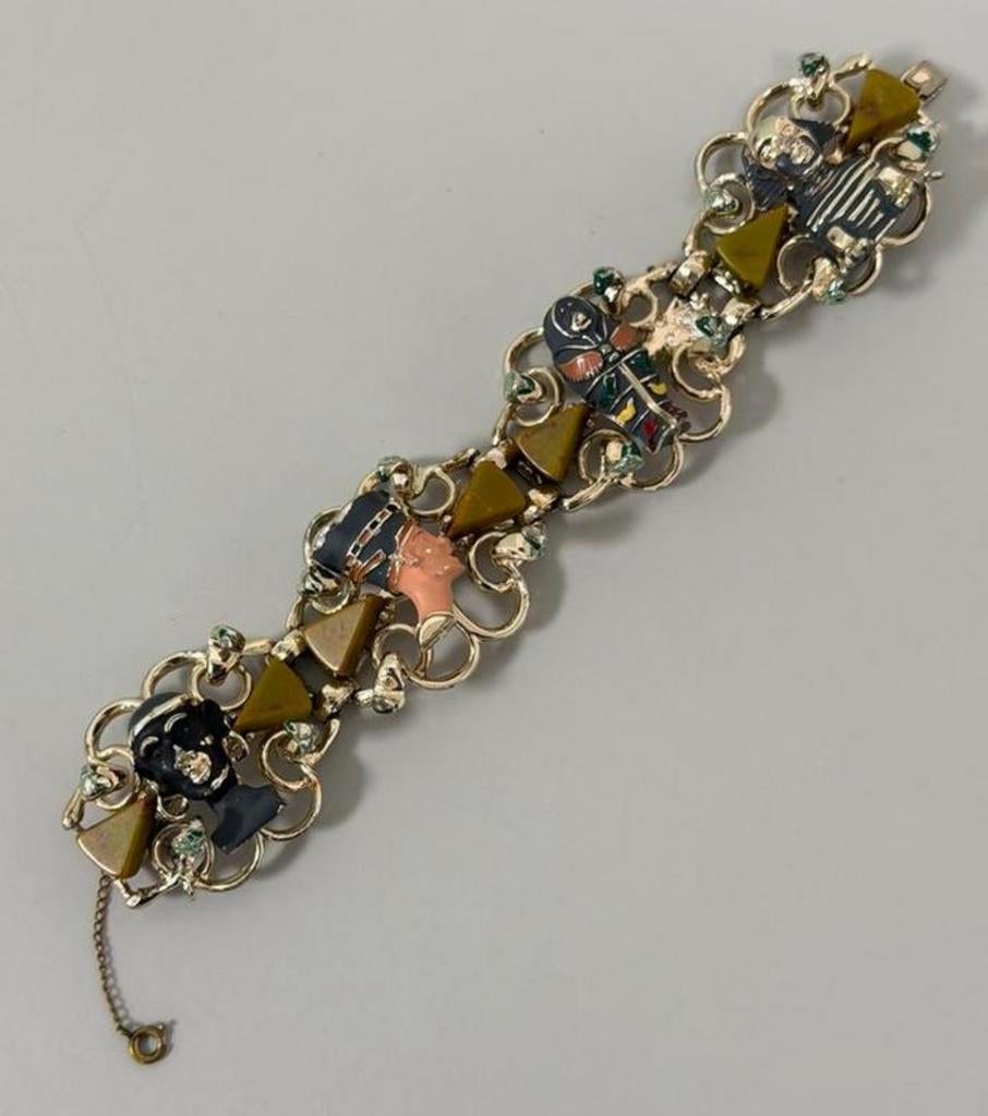 Vintage Egyptian Revival armband 1950-60 farao mummie sfinx, Ophalen of Verzenden, Overige materialen, Armband, Verguld