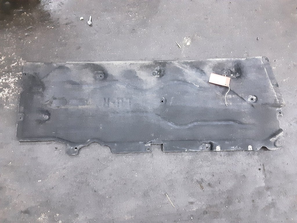 PLAQUE ARRIÈRE AVANT DROIT BMW 1 serie (F40) (01-2019/-), Mevr. I. Hauben, Utilisé, BMW, Rue de l'Espoir 34 34
4030  GRIVEGNÉE, BE