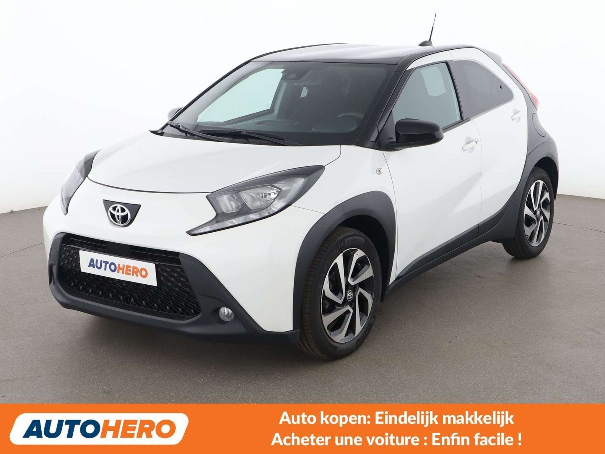 Toyota Aygo X 1.0 (année de construction 2023), Autos, Achat, 998 cm³, Euro 6, Ordinateur de bord