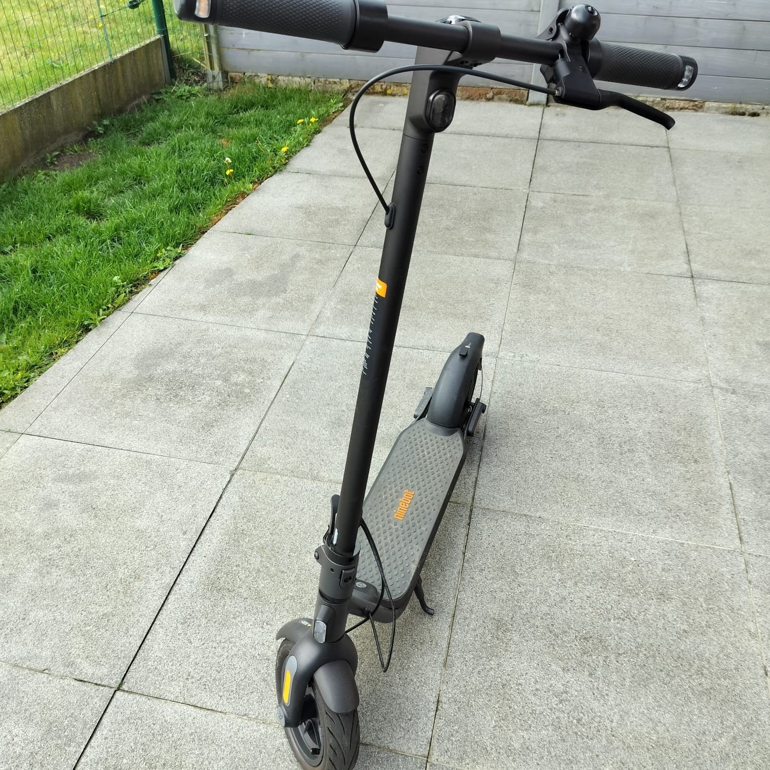 Ninebot F2E, Vélos & Vélomoteurs, Trottinettes, Comme neuf, Step électrique (E-scooter), Enlèvement