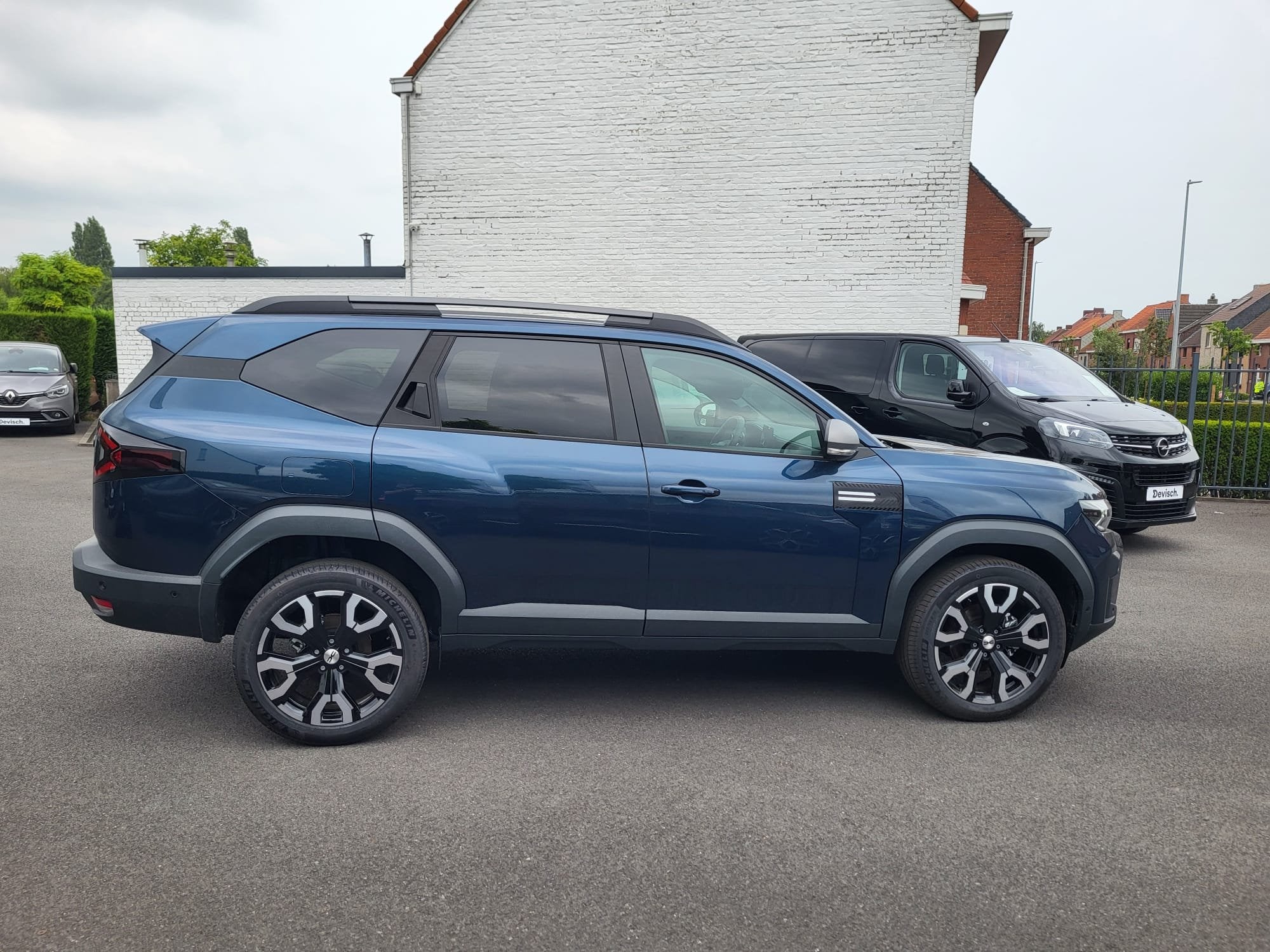 Dacia Bigster JOURNEY TCE140 Indigoblauw, Autos, Neuf, Achat, Noir, 5 portes