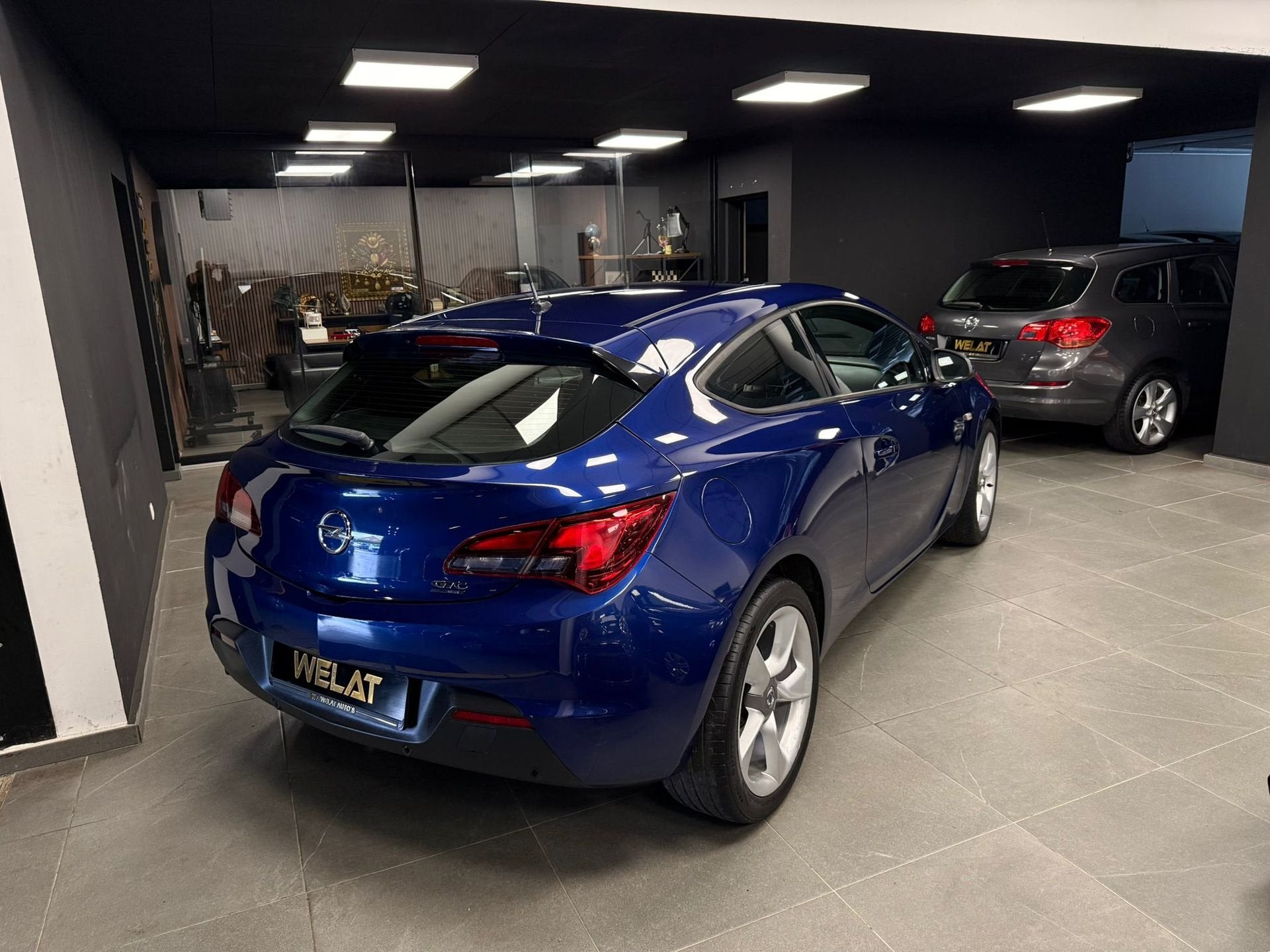 OPEL ASTRA GTC 2014 TURBO BENZINE, Auto's, Voorwielaandrijving, Euro 5, https://public.car-pass.be/vhr/af5e9048-10f5-4d62-9220-8c0c7cc43679