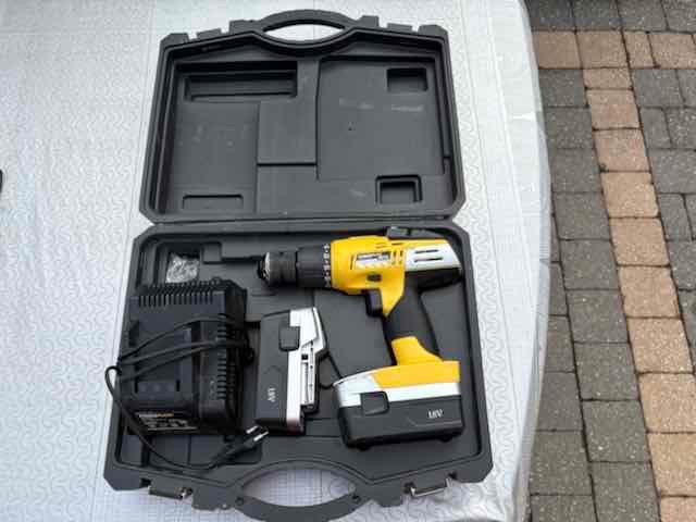 Powerplus schroefboormachine, Doe-het-zelf en Bouw, Ophalen, Gebruikt, Boor- en Schroefmachine, Variabele snelheid