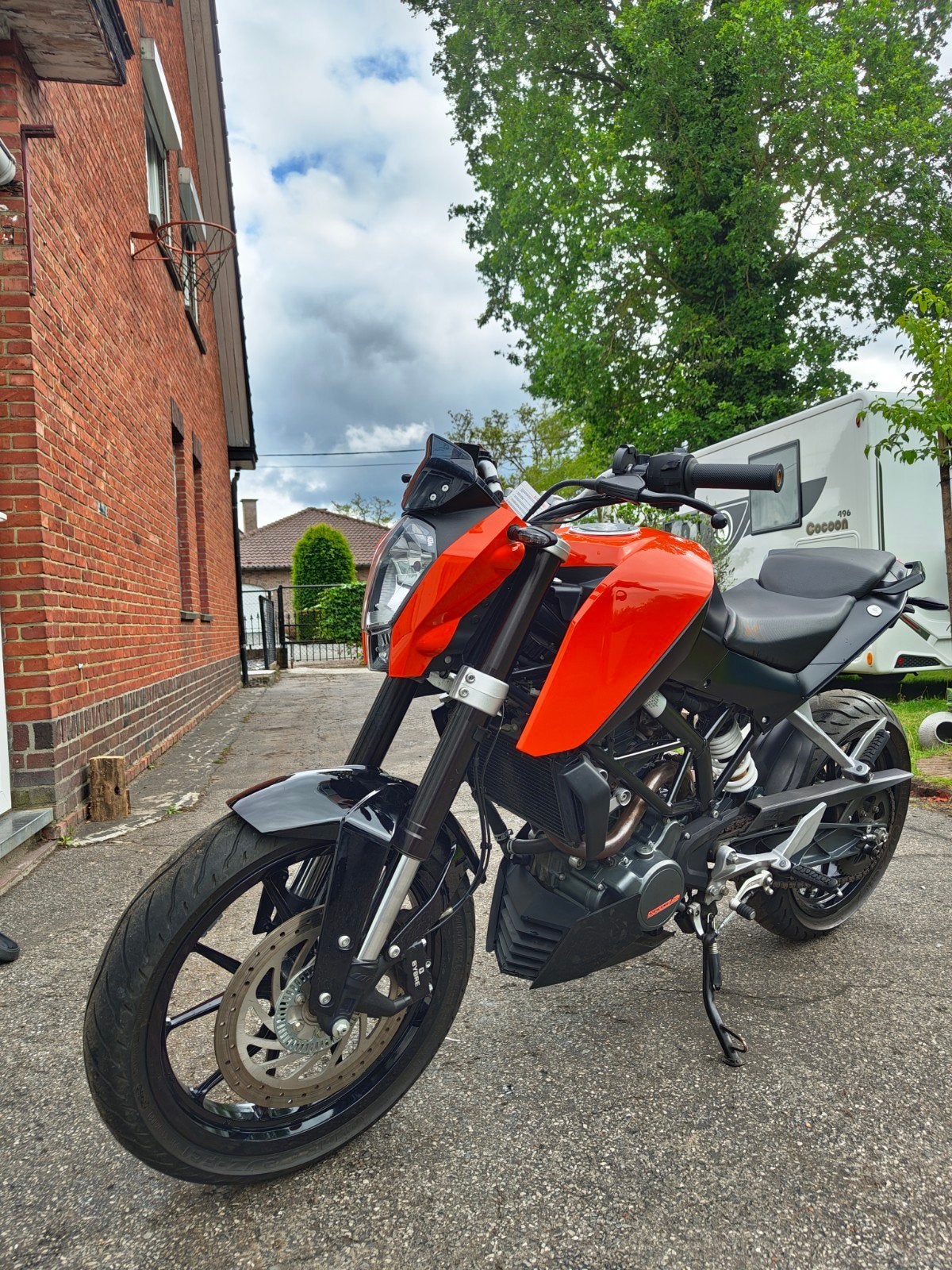 KTM Duke 125 ‼️ 8 000 km ‼️ - AKRAPOVIĆ, Motos, Motos | KTM, Occasion, Particulier, Éclairage LED, Naked bike