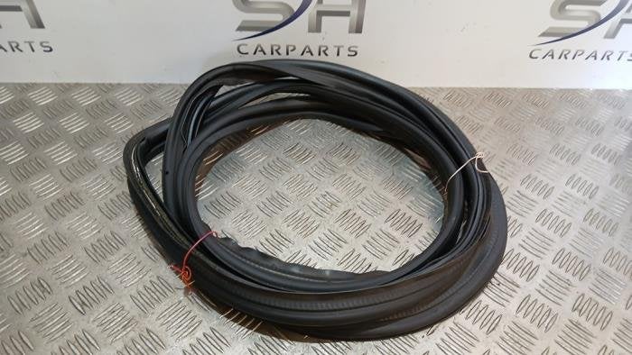 Joint caoutchouc hayon d'un Mercedes C-Klasse, 3 mois de garantie, Utilisé, -, -