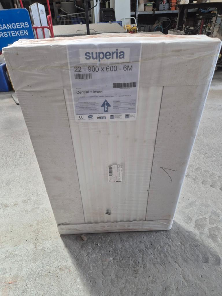 Radiator Superia Central H900 L 600, Enlèvement, Radiateur