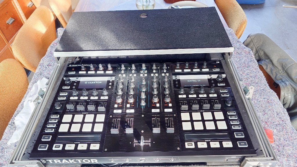 Traktor Kontrol S8 | Flightcase | Originele doos  | Topstaat, Ophalen of Verzenden, Zo goed als nieuw, Dj-set, Overige merken