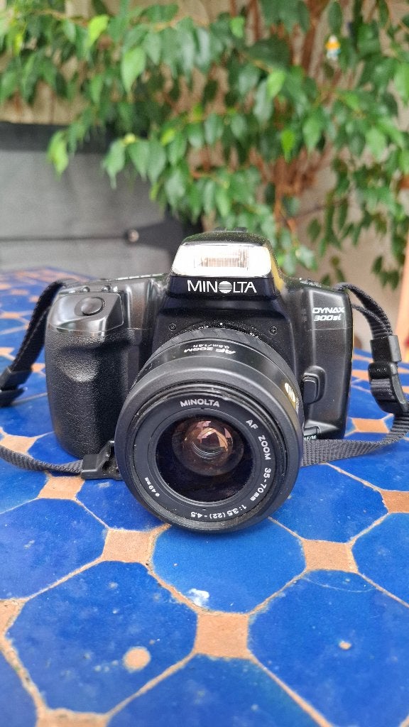 Minolta Dynax 300 si + objectif AF zoom 35-70, TV, Hi-fi & Vidéo, Appareils photo analogiques, Enlèvement ou Envoi, Utilisé, Reflex miroir