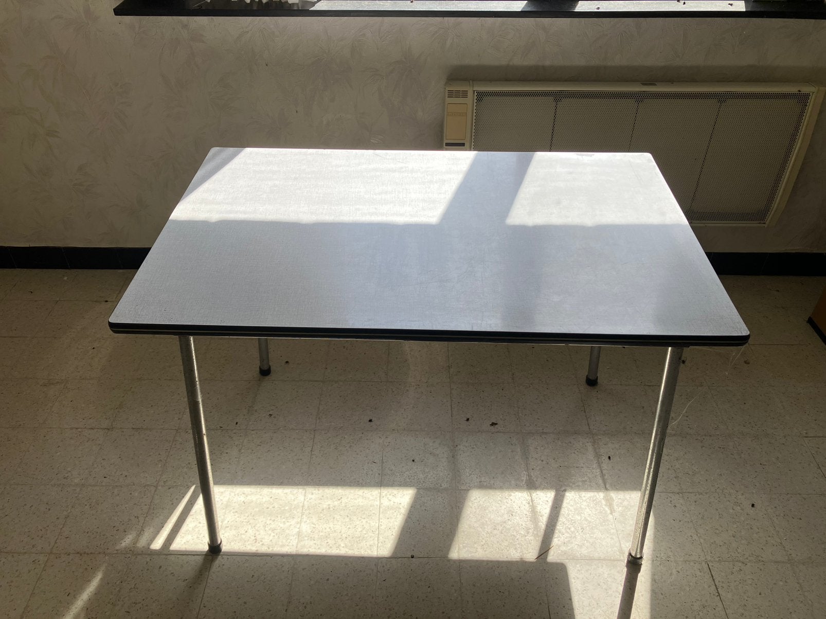 Formica tafel, Enlèvement, Comme neuf
