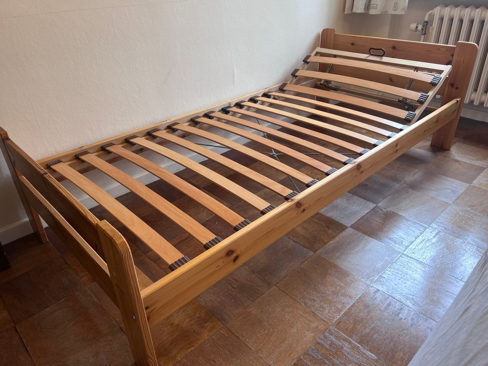 Lit 1 personne en Pin, Enlèvement, Comme neuf, 90 cm