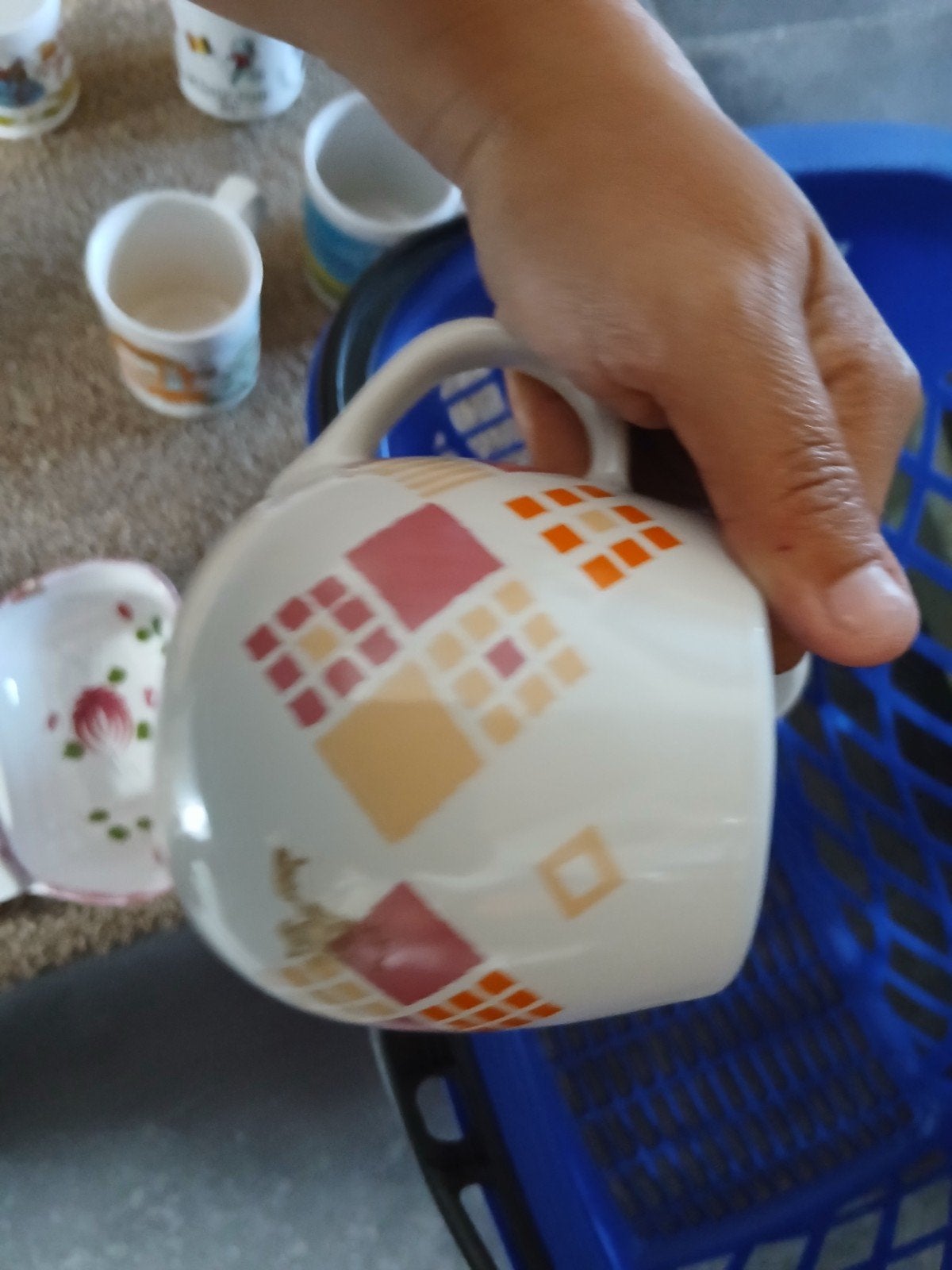 1 tasse leonidas, Enlèvement ou Envoi