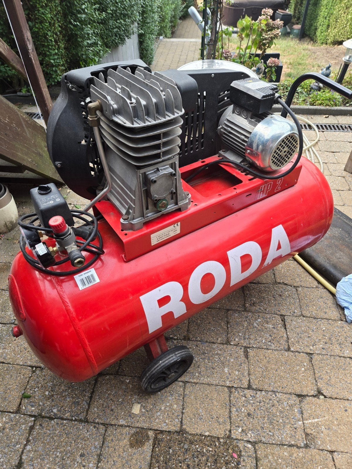 Compressor, Doe-het-zelf en Bouw, Compressors, Ophalen, Zo goed als nieuw, Minder dan 200 liter/min, Mobiel
