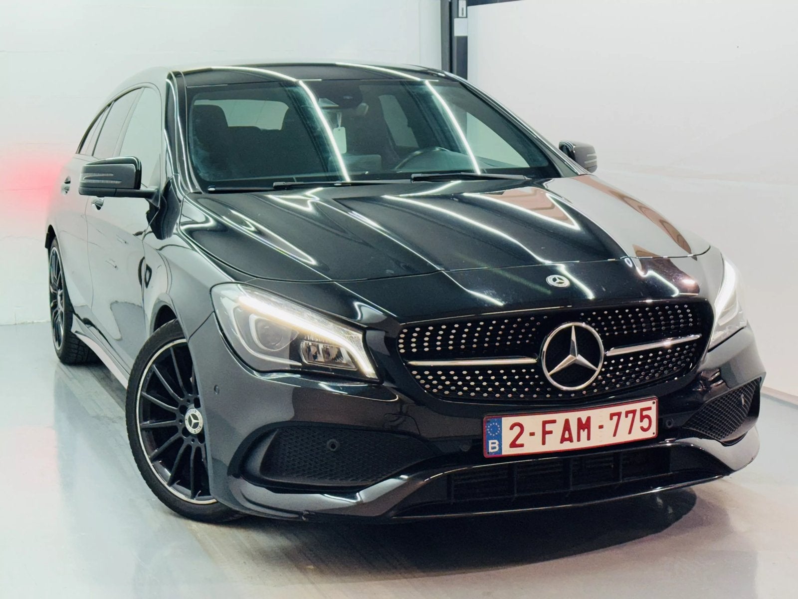 Mercedes-Benz Cla 200 shooting brake night-pack navi euro6B, CLA, 4 cilinders, Alcantara, Zwart