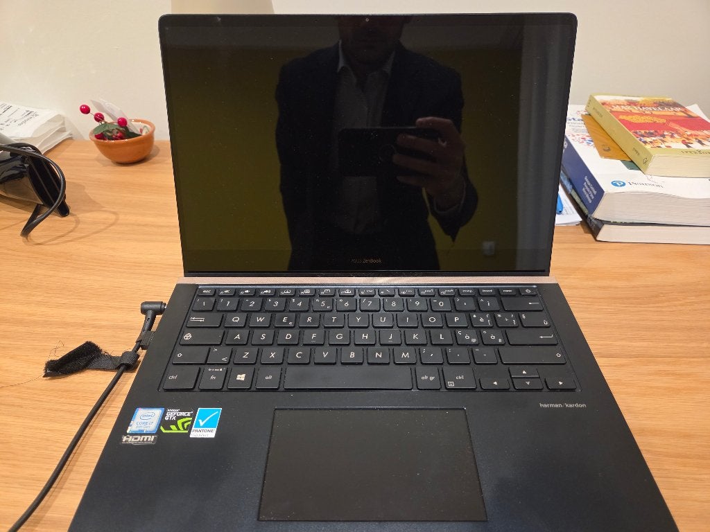 Asus Zenbook Core i7 8th gen Harman Kardon, Qwerty, ASUS, Comme neuf, Enlèvement