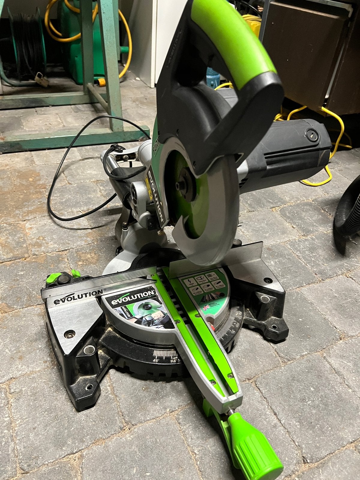 Zeer mooie afkortzaag evolution fury3, Ophalen, Zo goed als nieuw, Afkortzaag