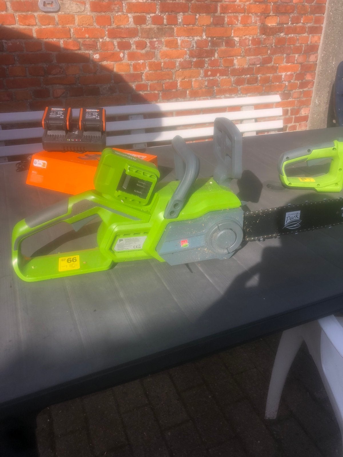 KOOPJE kettingzaag en heggenschaar, Tuin en Terras, Ophalen of Verzenden, Zo goed als nieuw