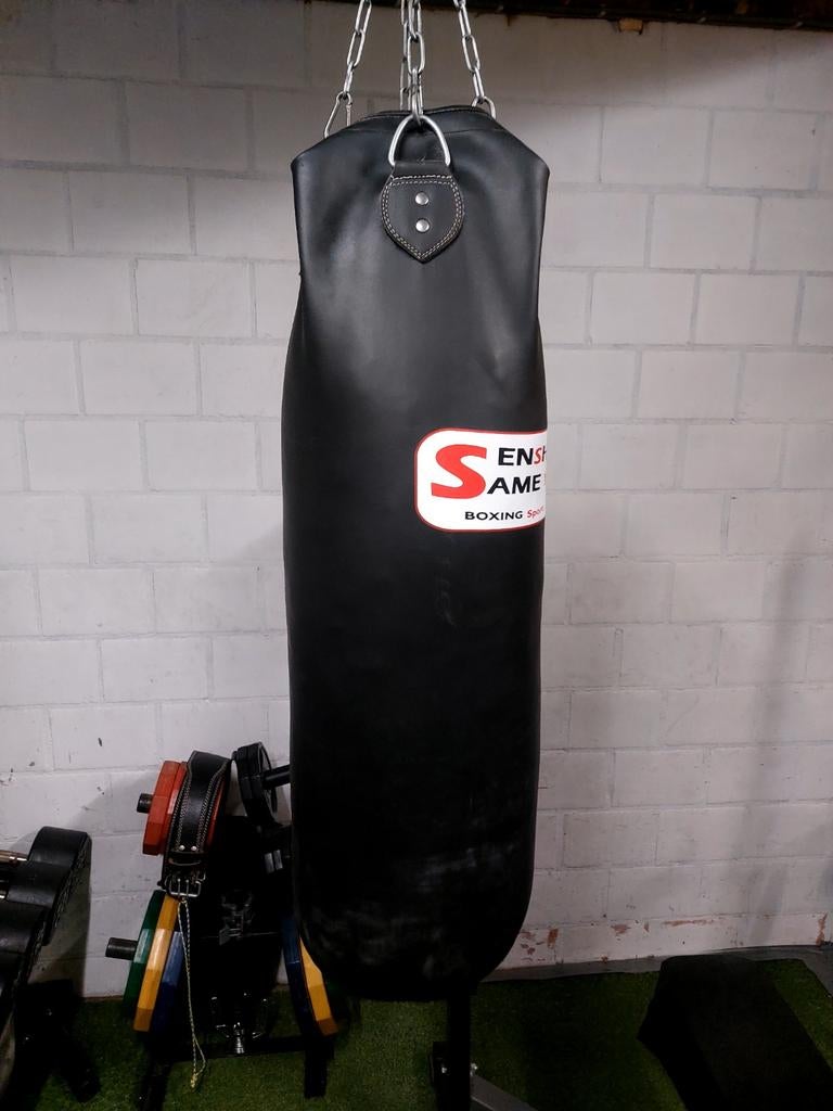 Sac de boxe dure 100cm avec chaînes (+/-40kg), Sports & Fitness, Enlèvement, Utilisé, Sac de boxe