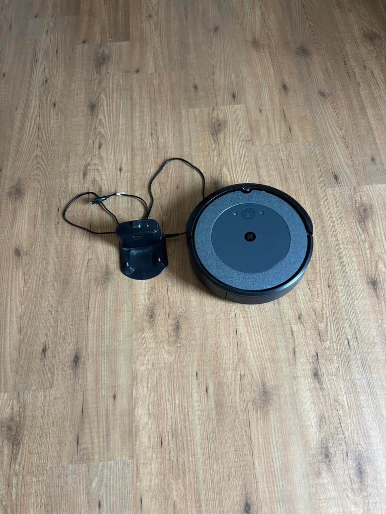 iRobot Roomba i5 robotstofzuiger met laadstation, Enlèvement, Utilisé, Aspirateur robot