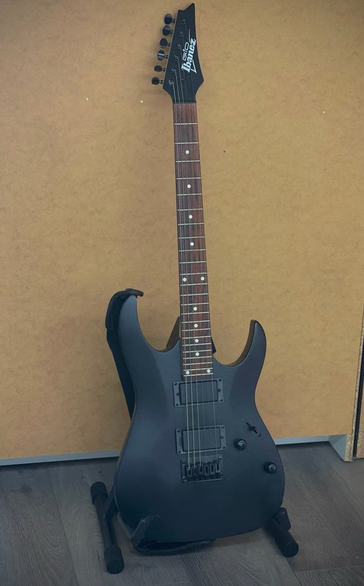 Guitare électrique Ibanez GIO + étui Gator, Musique & Instruments, Instruments à corde | Guitares | Électriques, Enlèvement, Utilisé
