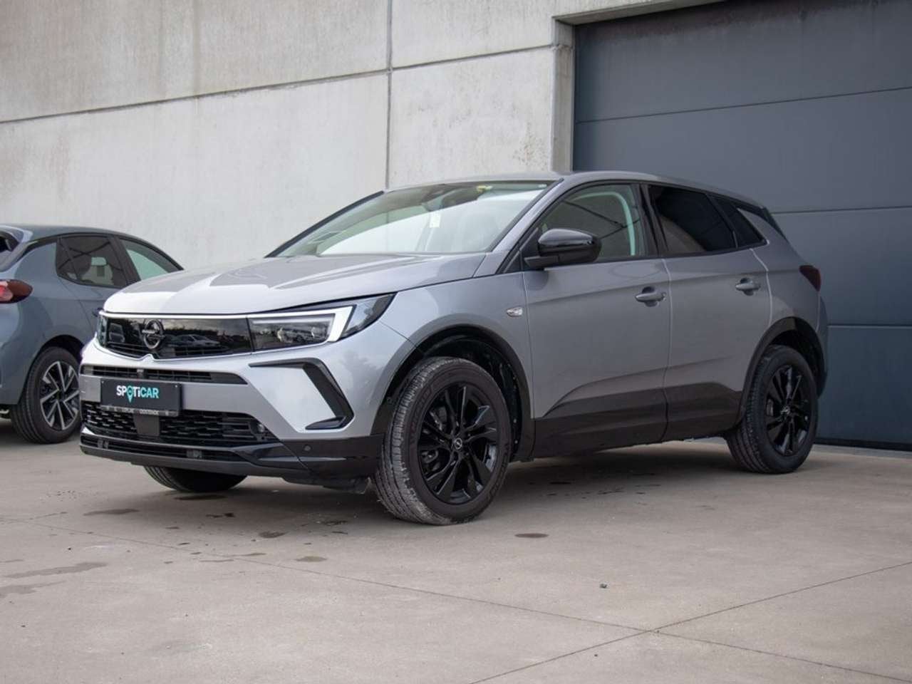 Opel Grandland GS 1.2 AT8 130PK|CAMERA|SENSOREN|NAVI, Zwart, 1199 cc, 0 kg, 5 zetels
