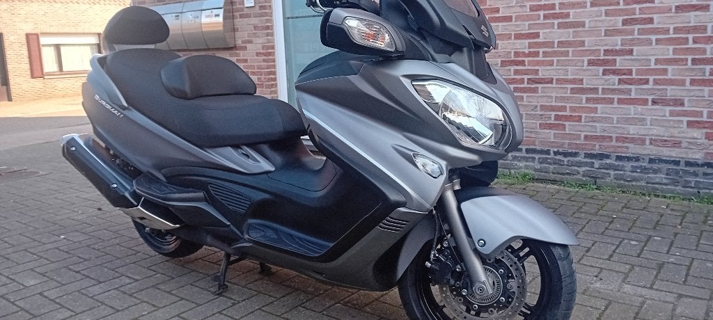 Suzuki Burgman 650cc Executive, Poignées chauffantes, Neuf, Particulier