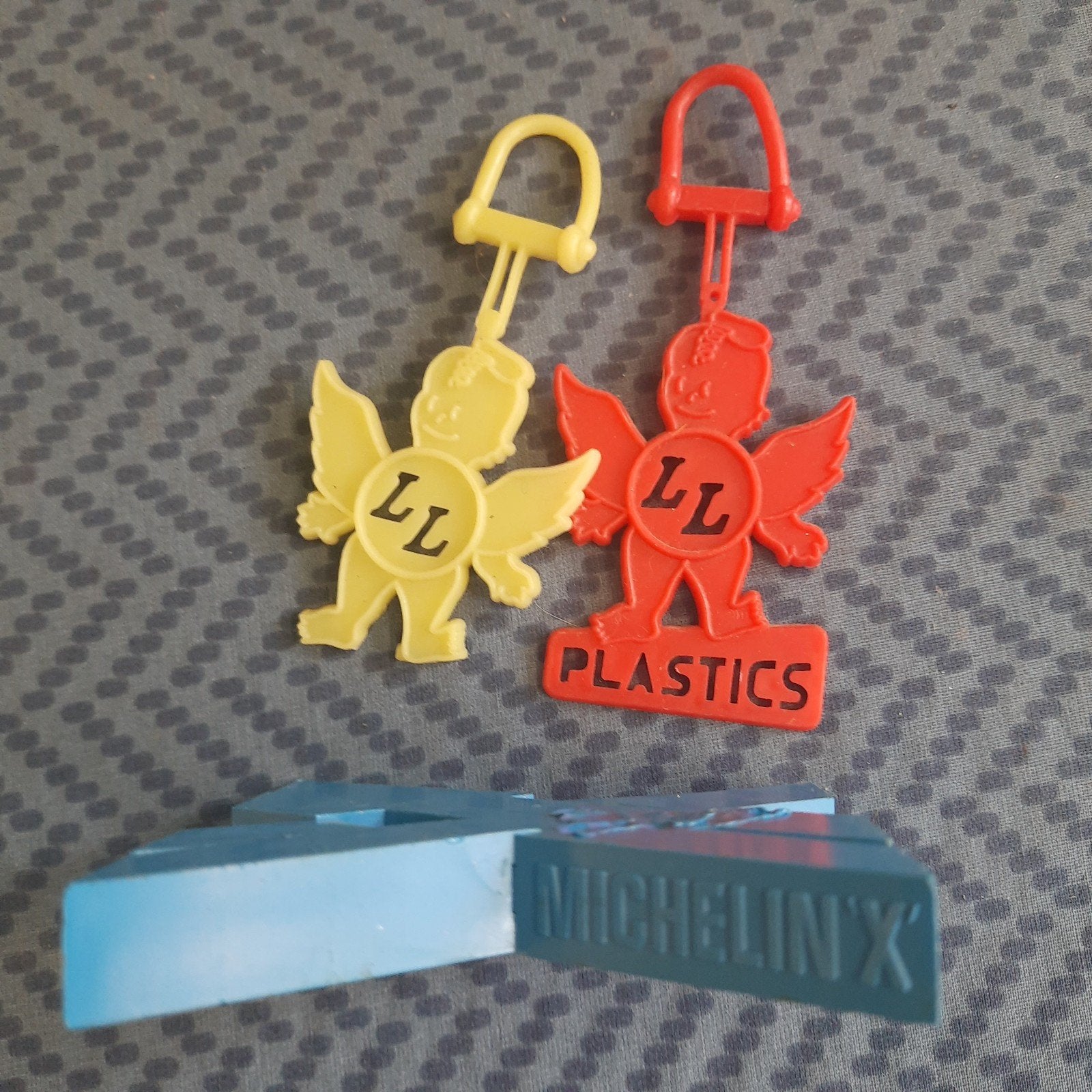 VINTAGE: 2 x LL PLASTICS en 1 x MICHELIN X, Verzamelen, Ophalen, Nieuw, Merk