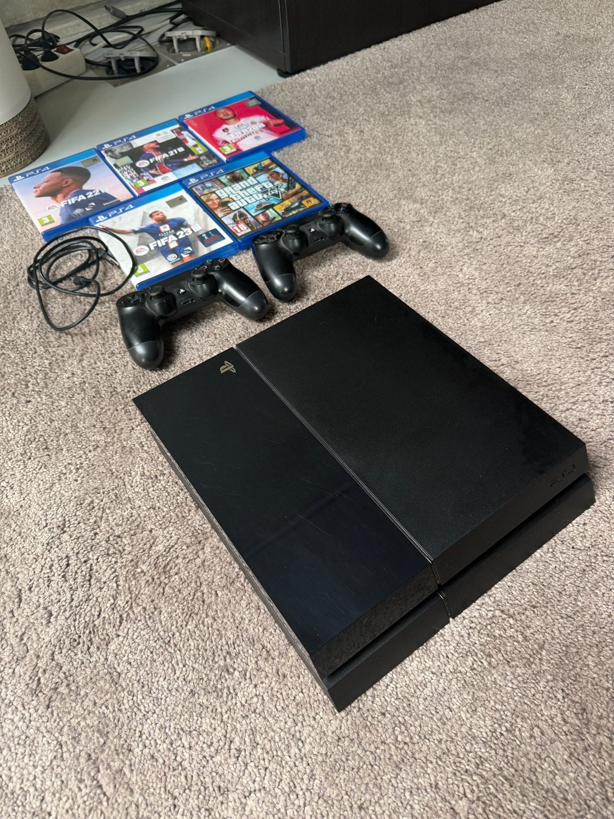 Playstation 4 - 500GB - met games, Games en Spelcomputers, Ophalen, Met 2 controllers, Zo goed als nieuw, Slim
