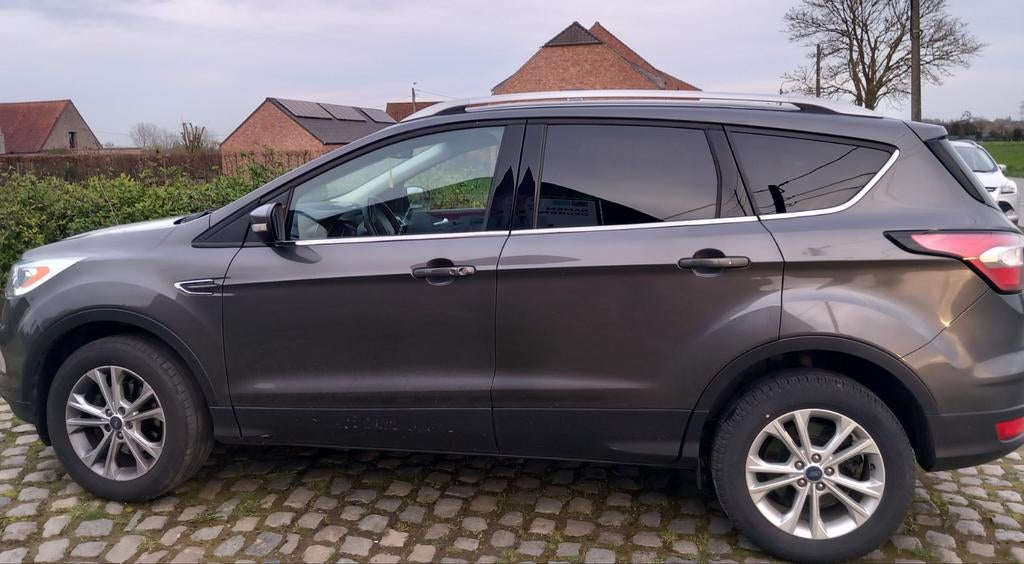 Ford kuga 162 000 km 110  benzine 1498, Auto's, 1498 cc, Euro 6, Handgeschakeld, 5 deurs