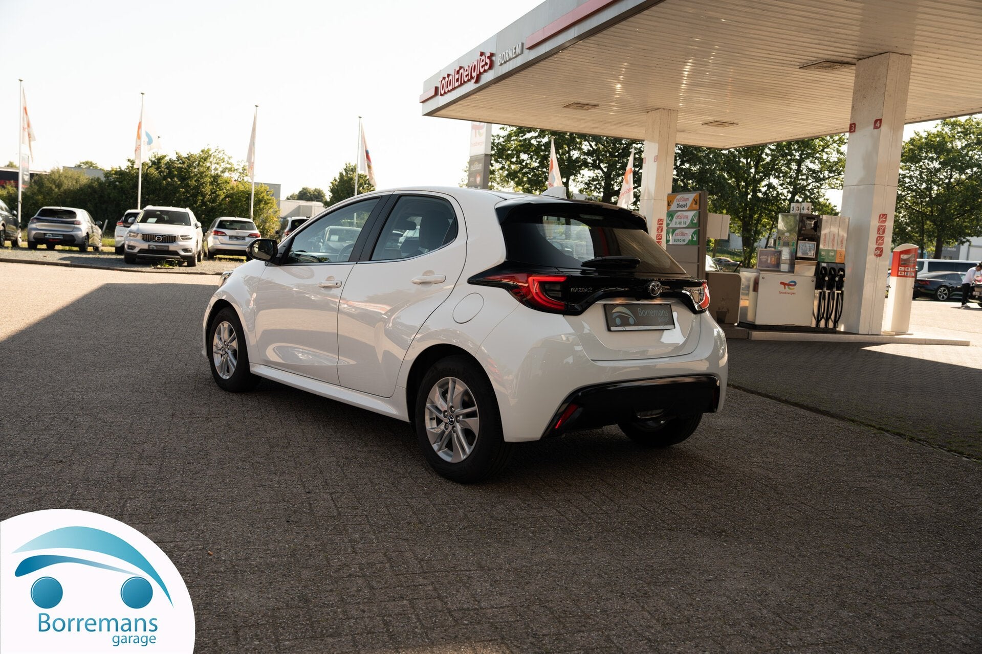 Mazda 2 Hybrid 1.5 Hybrid Agile | Automaat | Camera | CarPl, Autos, Mazda, 0 kg, Euro 6, Noir, Automatique
