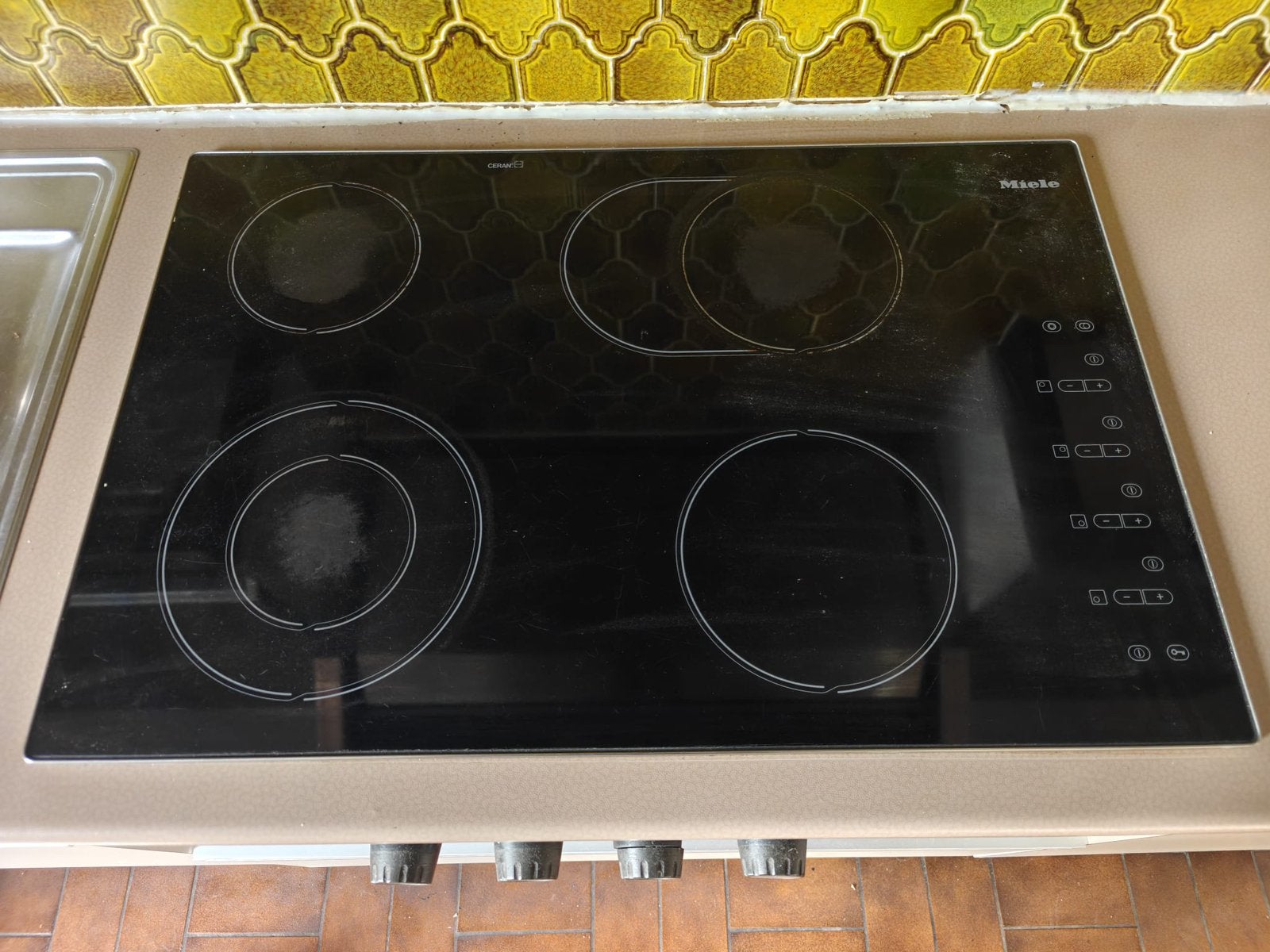 Miele kookplaat KM443, Elektronische apparatuur, Ophalen, Zo goed als nieuw, 4 kookzones