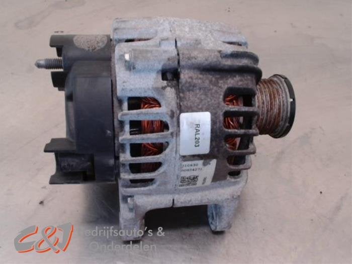 Dynamo van een Renault Trafic, Auto-onderdelen, Gebruikt, -, Renault, -