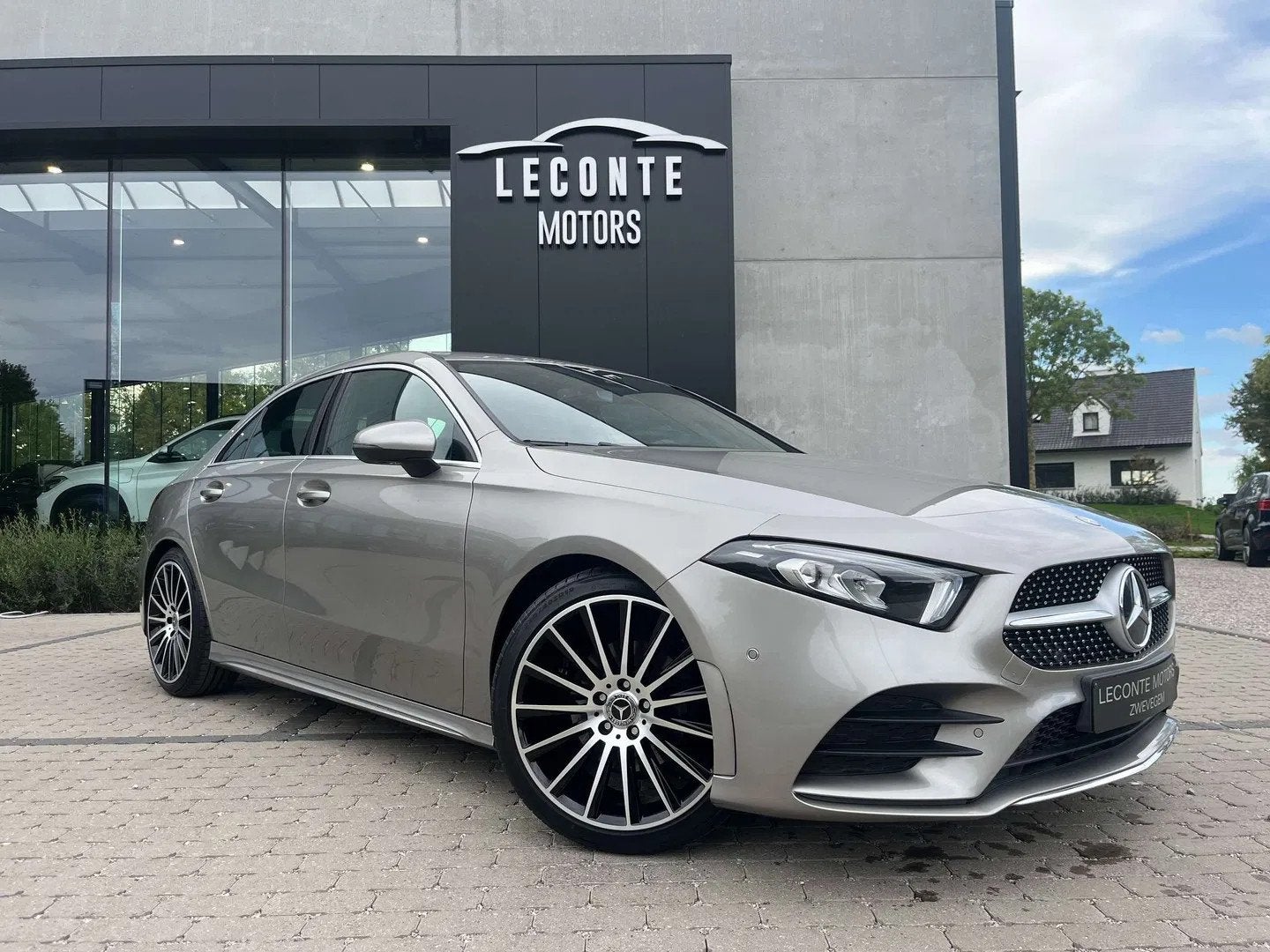 Mercedes-Benz A-CLASS 180 A 180 dA DCT AMG Line LED/Widescre, Autos, Achat, 116 ch, Noir, Automatique