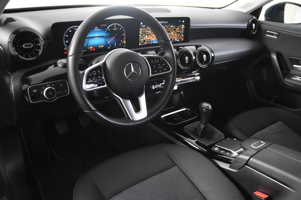 Mercedes A180d *1ste Eigenaar*Navigatie*Stoelverwarming*, Voorwielaandrijving, 4 deurs, Stof, 1440 kg