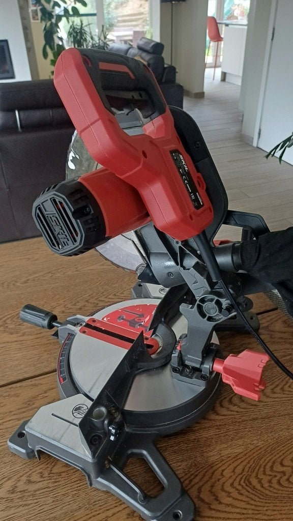 SKIL afkortzaag 1305AA - 1600W - 216mm (Zeer goede staat!), Skill, Comme neuf, Enlèvement, 1200 watts ou plus