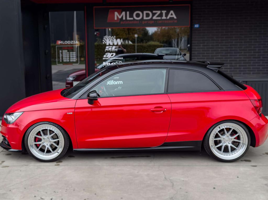 Audi A1 S tronic Competition SCHAALSTOELEN Tuned Vmaxx, Zwart, 4 cilinders, Leder, Bedrijf