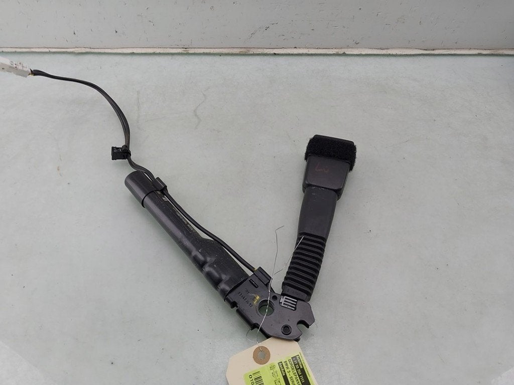 CEINTURE TENSIONNEUR AVANT DROIT BMW 3 serie (F30), Postoffice@zf.com, Löwentaler Straße 20
88046  Friedrichshafen, DE, Utilisé