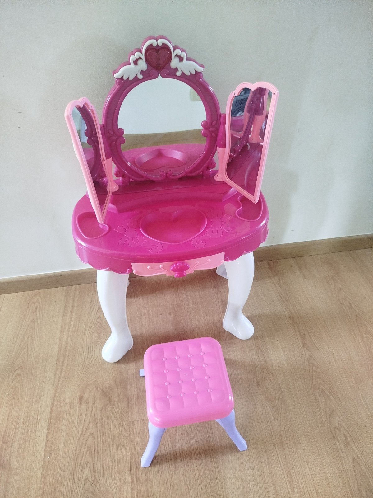 coiffeuse enfant, Enlèvement