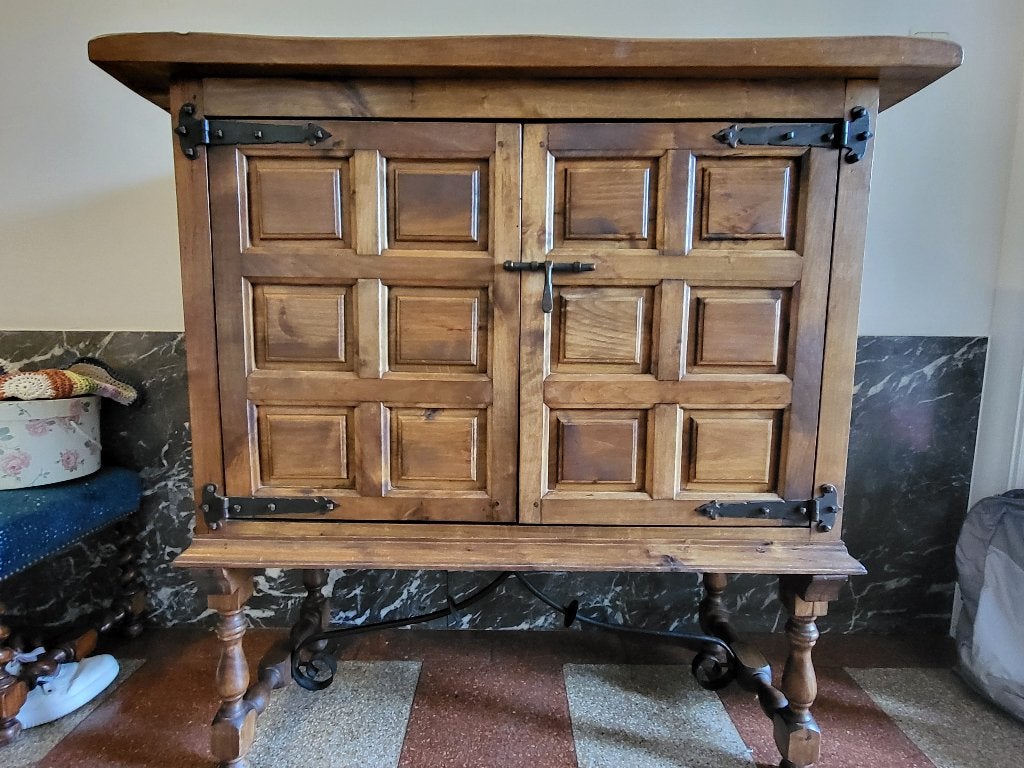 Massief houten dressoir, Antiek en Kunst, Antiek | Meubels | Kasten, Ophalen