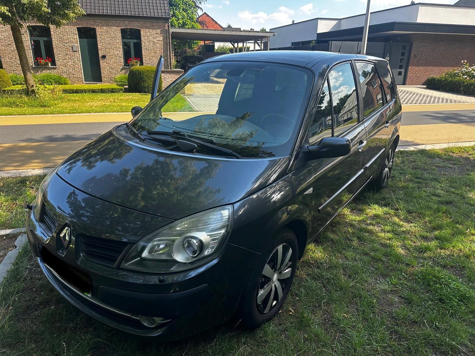 RENAULT GRAND SCENIC AUTOMAT 2.0 ESSENCE, Achat, Attache-remorque, Automatique, Particulier