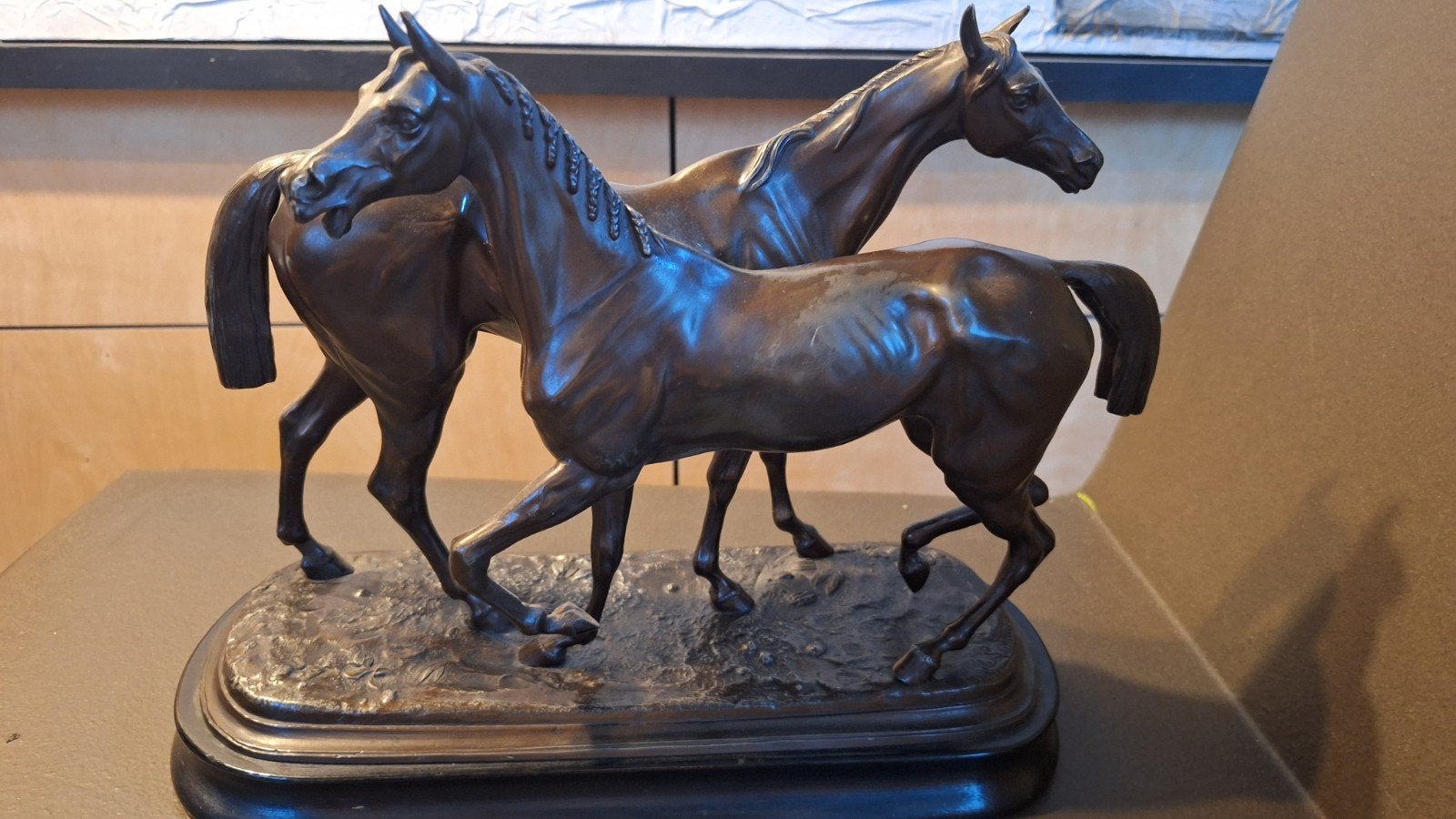 Prachtig Antiek Brons beeld van twee paarden – Emile Loiseau, Antiek en Kunst, Ophalen of Verzenden, 20 - 50 cm, Beeld, Bruin