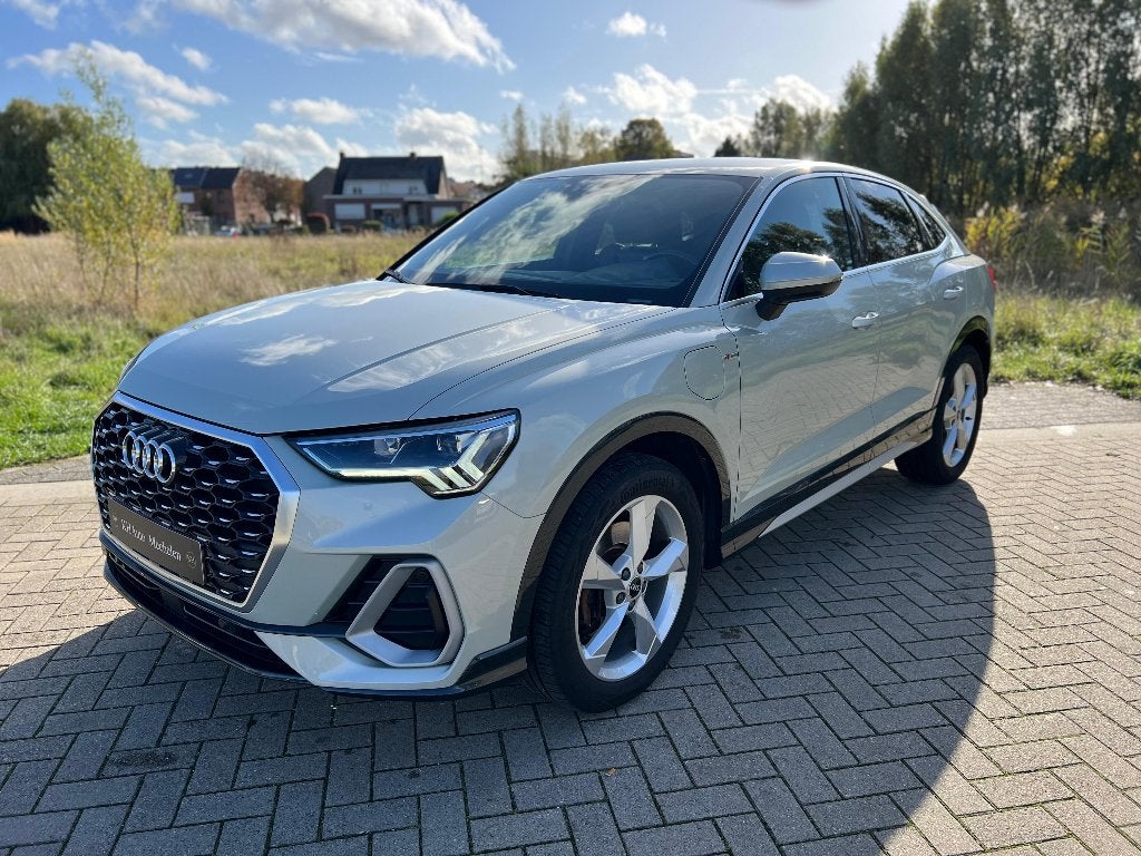 Audi Q3 Sportback S-line e-tron TFSle 245pk, Auto's, Automaat, Leder en Stof, 5 deurs, BTW verrekenbaar