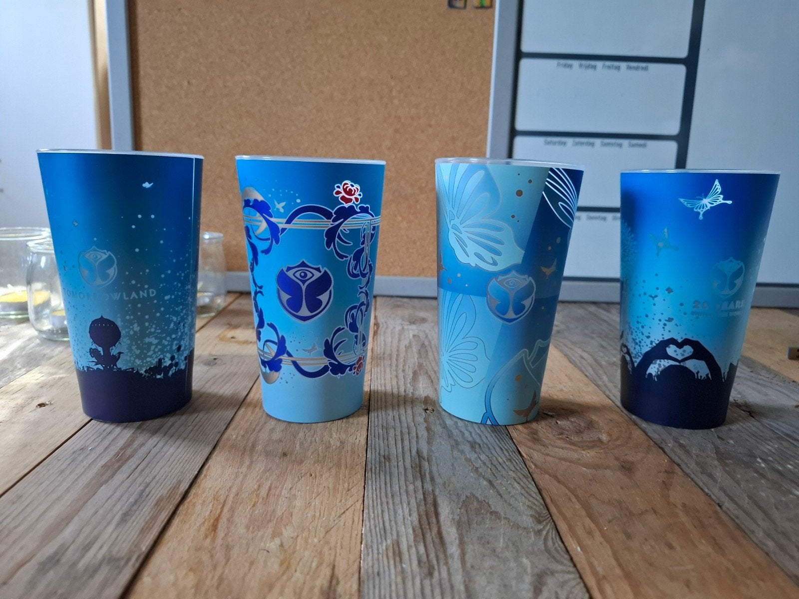 licht gevende bekers tomorrowland, Enlèvement