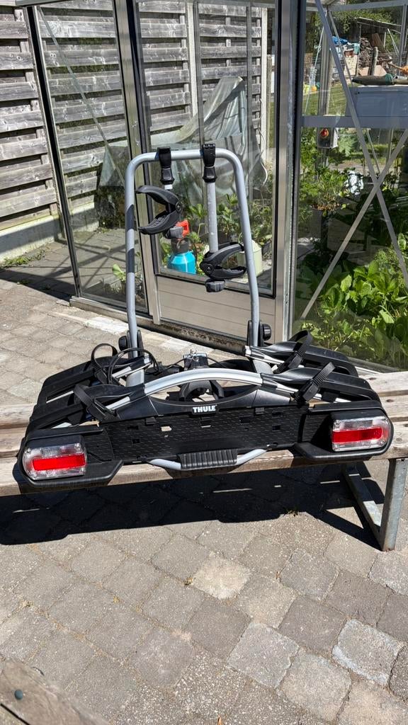 Thule Fietsendrager EuroWay G2 – 2 fietsen – Kantelbaar, Auto diversen, Fietsendragers, Ophalen, 2 fietsen, Zo goed als nieuw