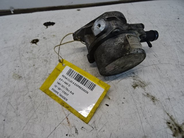 VACUUM POMPE Renault Clio IV (5R) (146505272R), Renault, Utilisé, Peter-Huppertz-Straße 5
51063  Köln, DE, Dialog.deutschland@renault.de