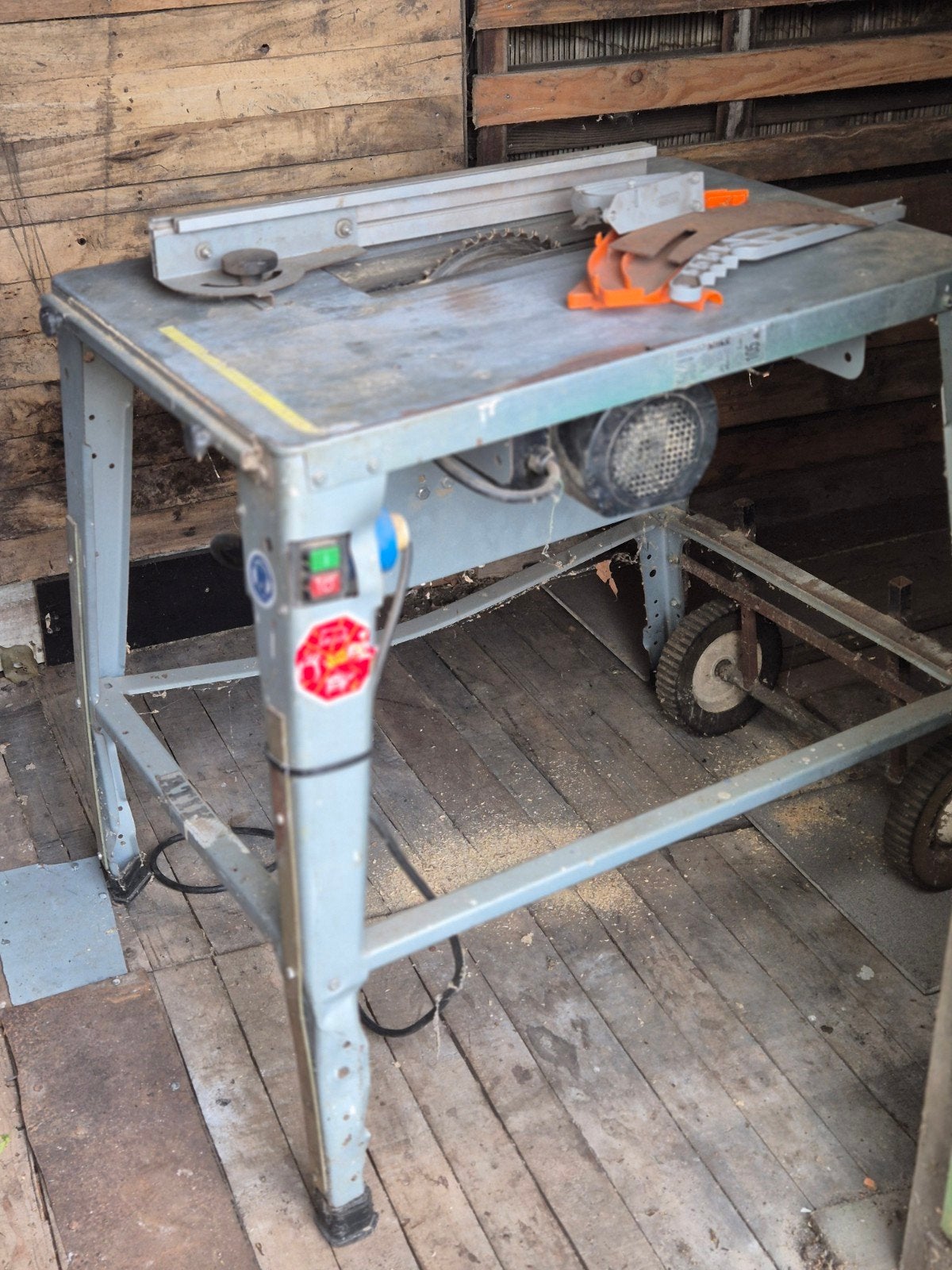 Goed werkende zaag tafel, Ophalen