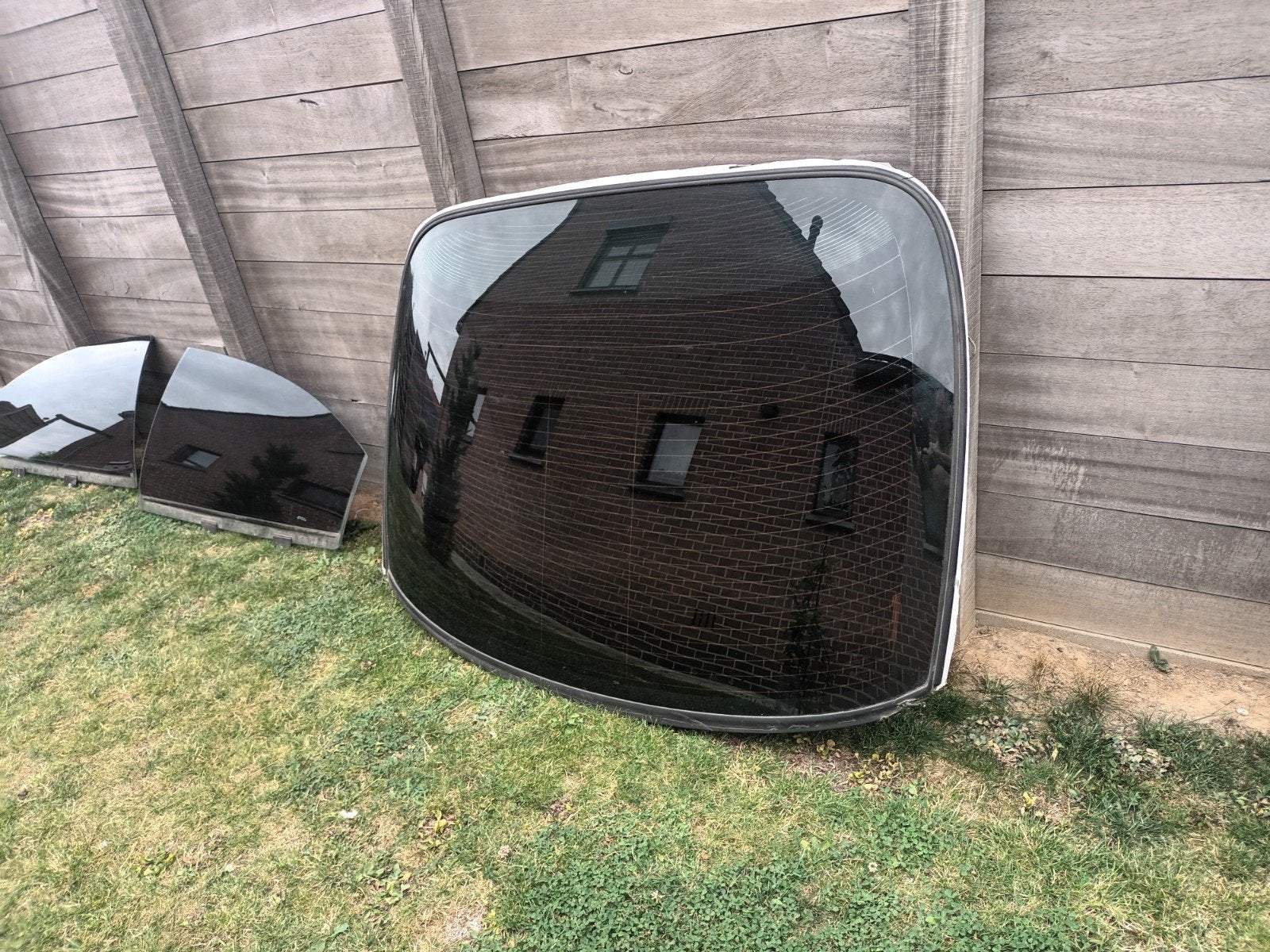 Lunette arrière et vitres latérales de la Chrysler 300m, bla, Enlèvement ou Envoi, Chrysler