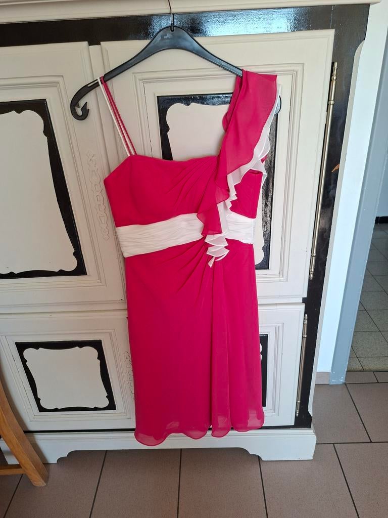 Robe de cérémonie avec son voile taille 40, Enlèvement ou Envoi, Rose
