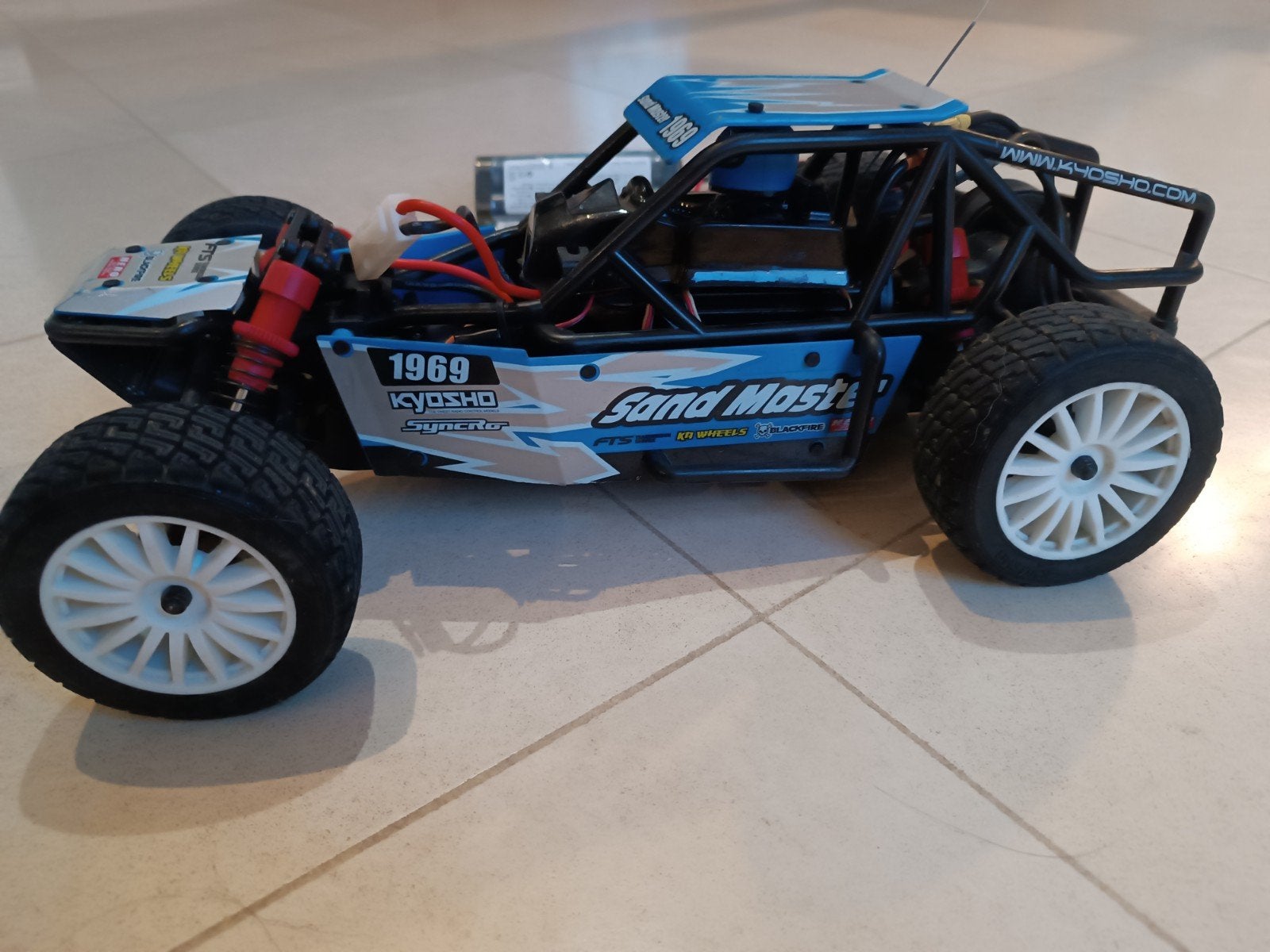 Voiture RC Kyosho sandmaster, Hobby & Loisirs créatifs, Modélisme | Radiocommandé & Téléguidé | Voitures, Autres échelles, Voiture off road