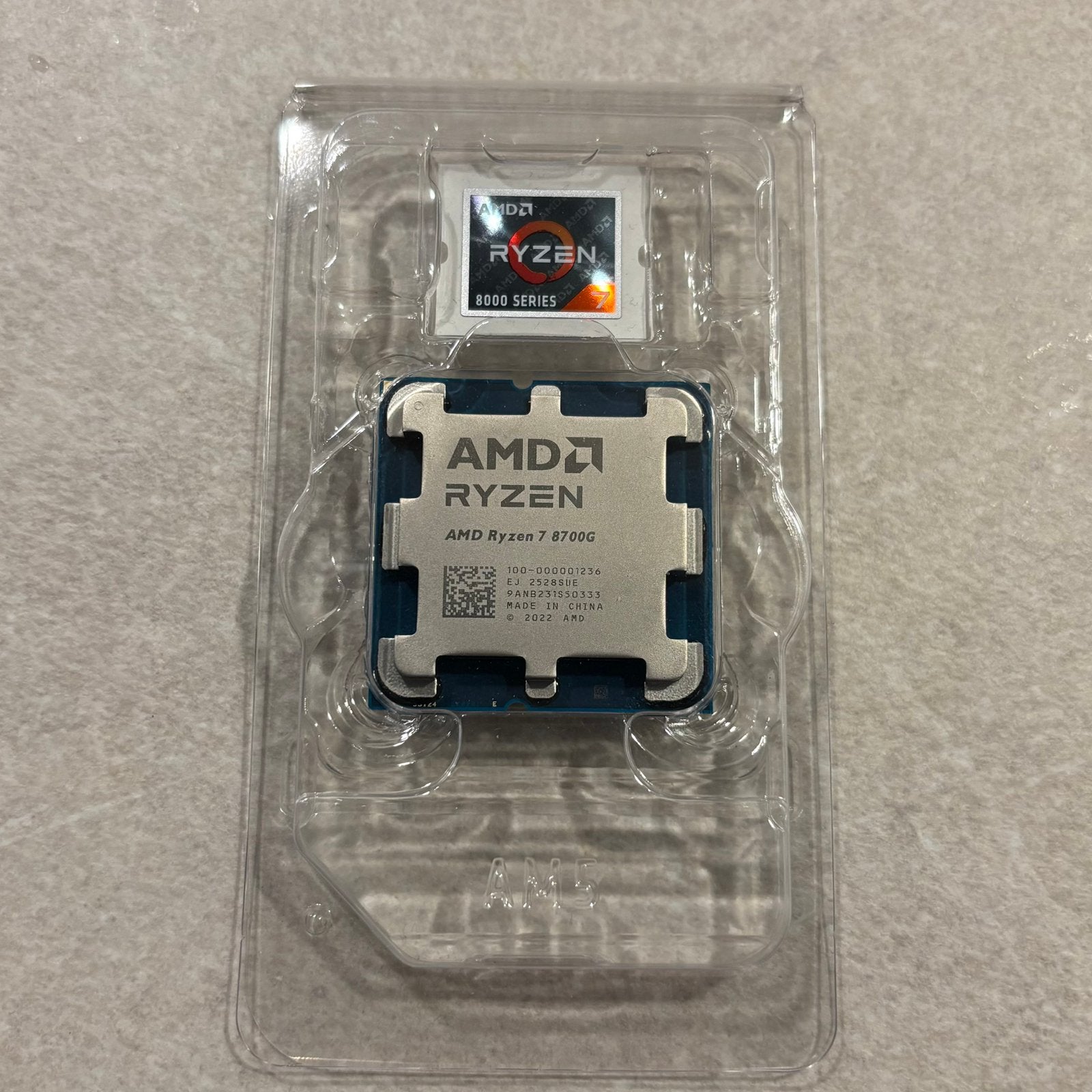 AMD AM5 Ryzen 7 8700G (Radeon 780M), Computers en Software, Processors, Ophalen of Verzenden, Zo goed als nieuw, 8-core, 4 Ghz of meer